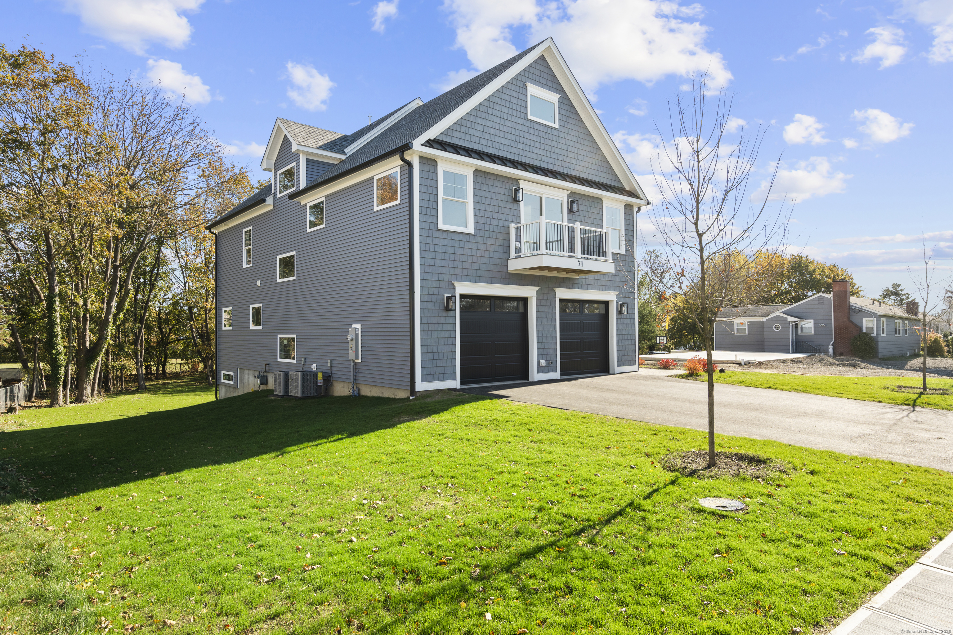 Milford, Connecticut, 06460, United States, 4 Bedrooms Bedrooms, ,4 BathroomsBathrooms,Residential,For Sale,1987652