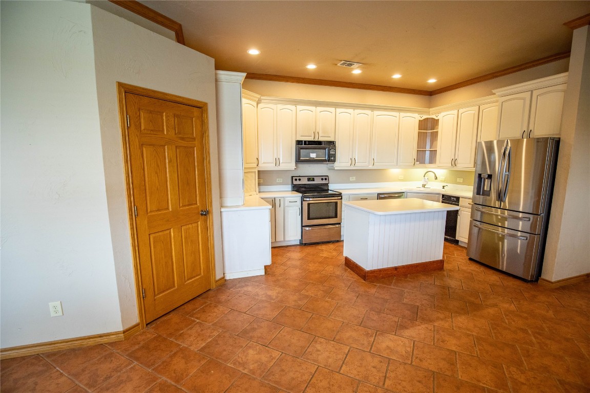 La Vernia, Texas, 78121, United States, 2 Bedrooms Bedrooms, ,3 BathroomsBathrooms,Residential,For Sale,1949806