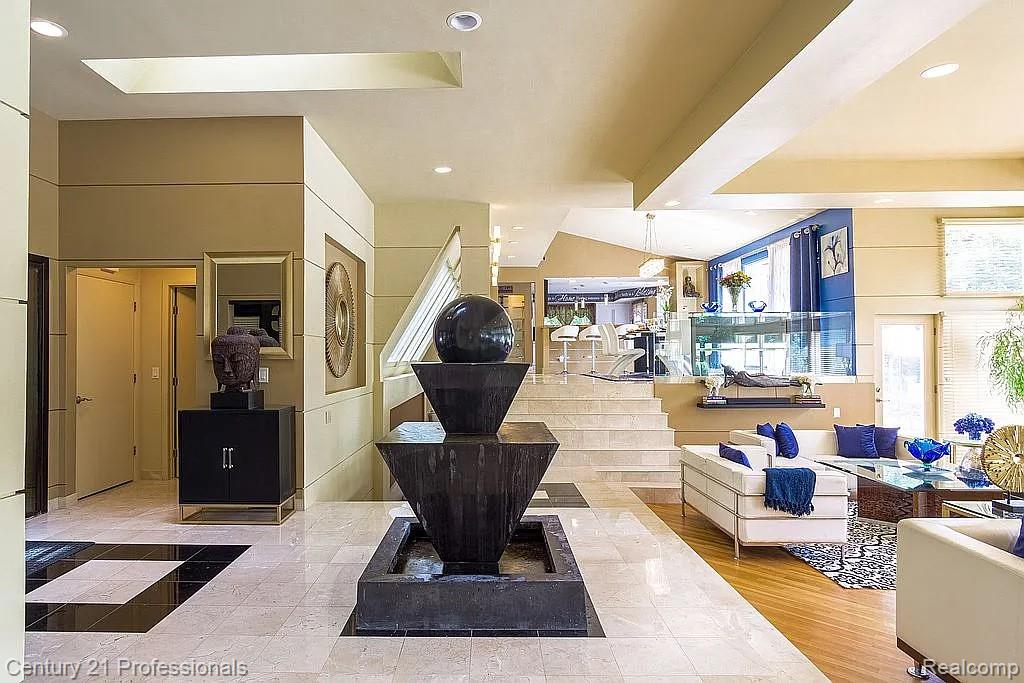 OrchardLake, Michigan, 48323, United States, 5 Bedrooms Bedrooms, ,5 BathroomsBathrooms,Residential,For Sale,1980200