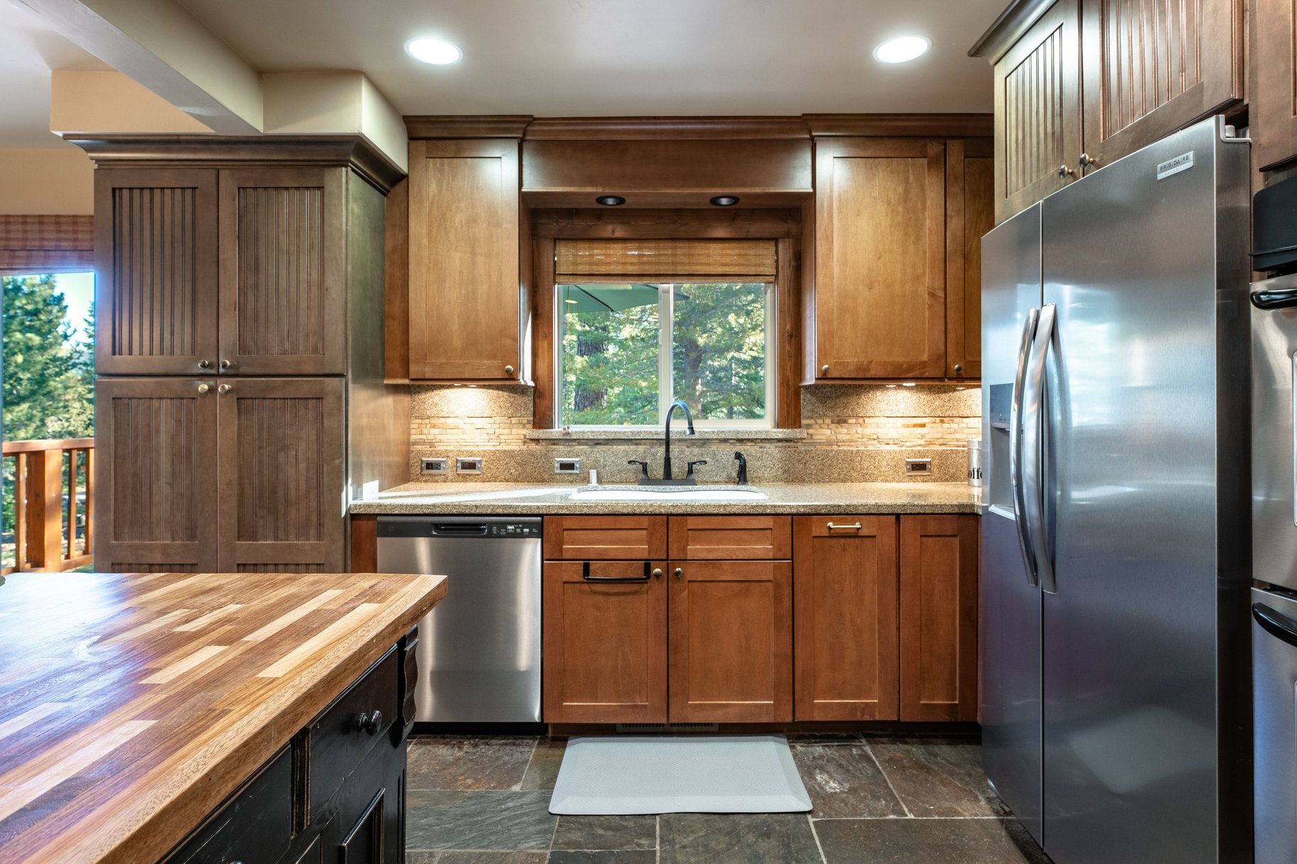  Updated Tahoe Donner retreat with a greenbelt setting - 物件實景