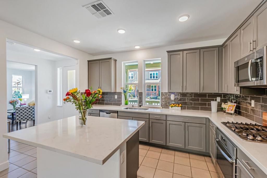 Hercules, California, 94547, United States, 4 Bedrooms Bedrooms, ,3 BathroomsBathrooms,Residential,For Sale,1978520