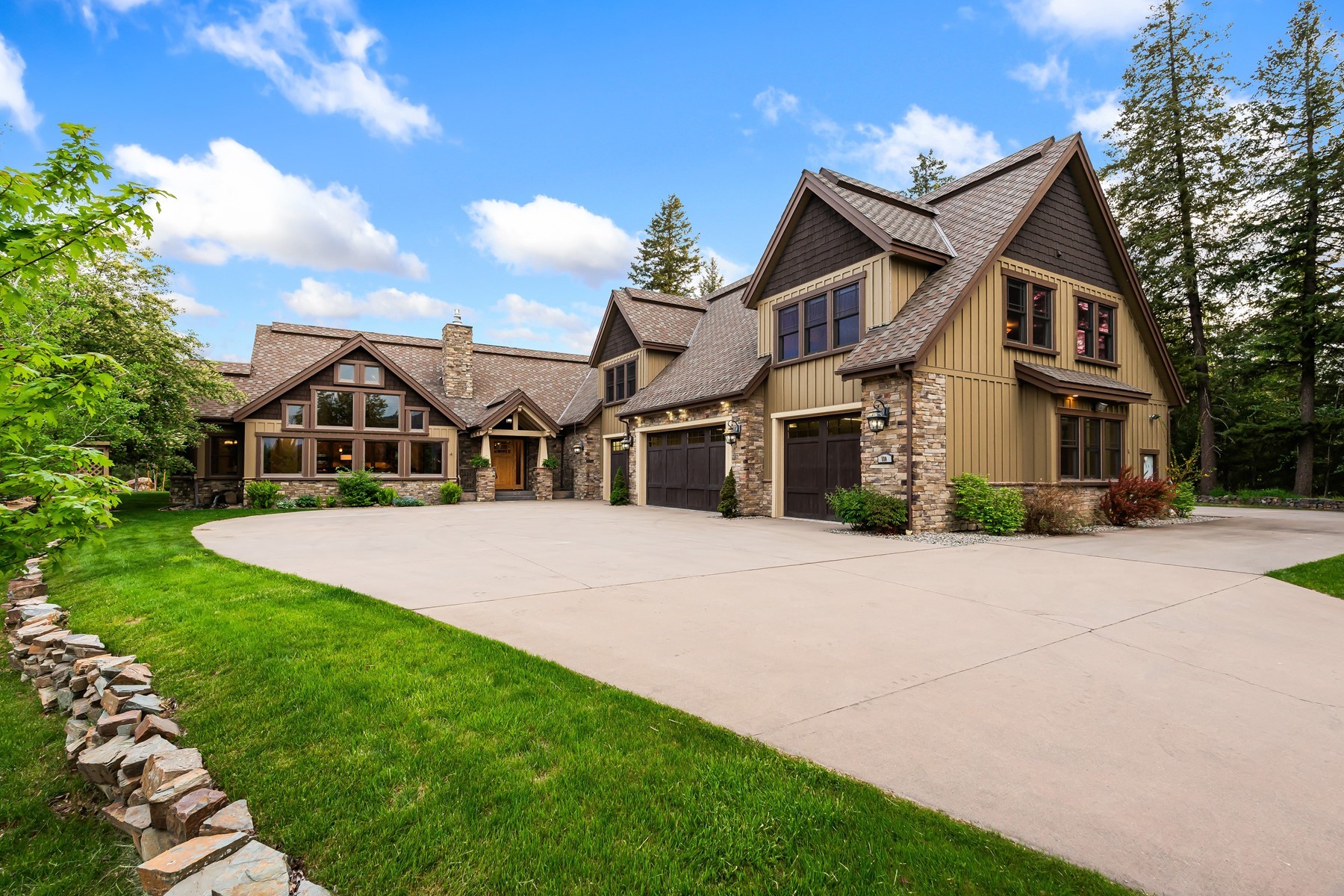  Custom Northwest Masterpiece - 物件實景