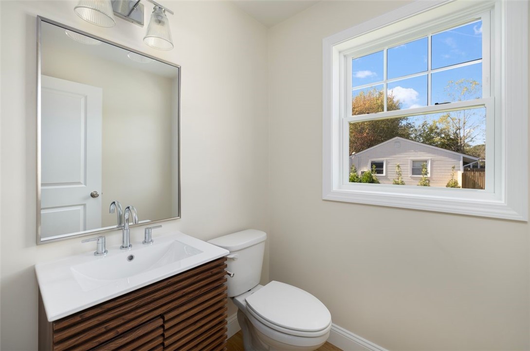 Warwick, Rhode Island, 02889, United States, 4 Bedrooms Bedrooms, ,4 BathroomsBathrooms,Residential,For Sale,2002981