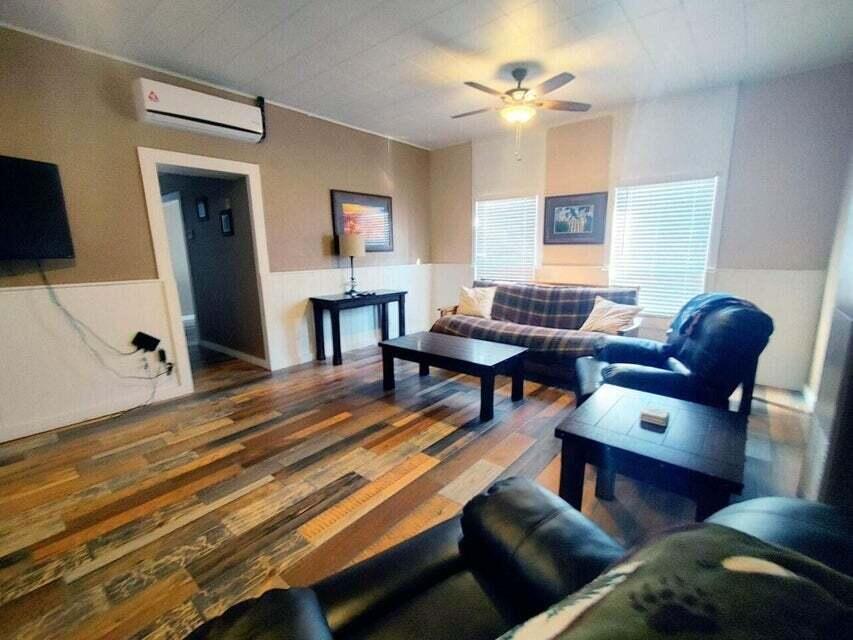 Panguitch, Utah, 84759, United States, ,Residential,For Sale,1684321