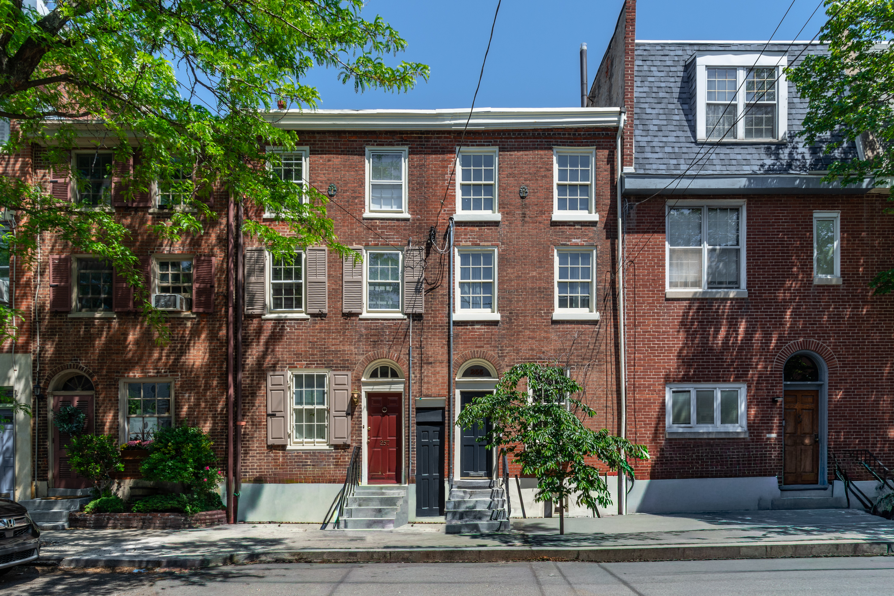  Vibrant Queen Village Gem - 物件實景