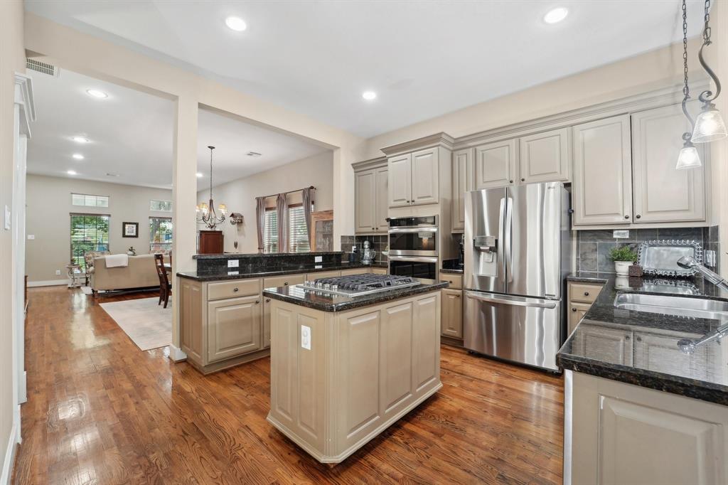 Houston, Texas, 77008, United States, 3 Bedrooms Bedrooms, ,3 BathroomsBathrooms,Residential,For Sale,1931769