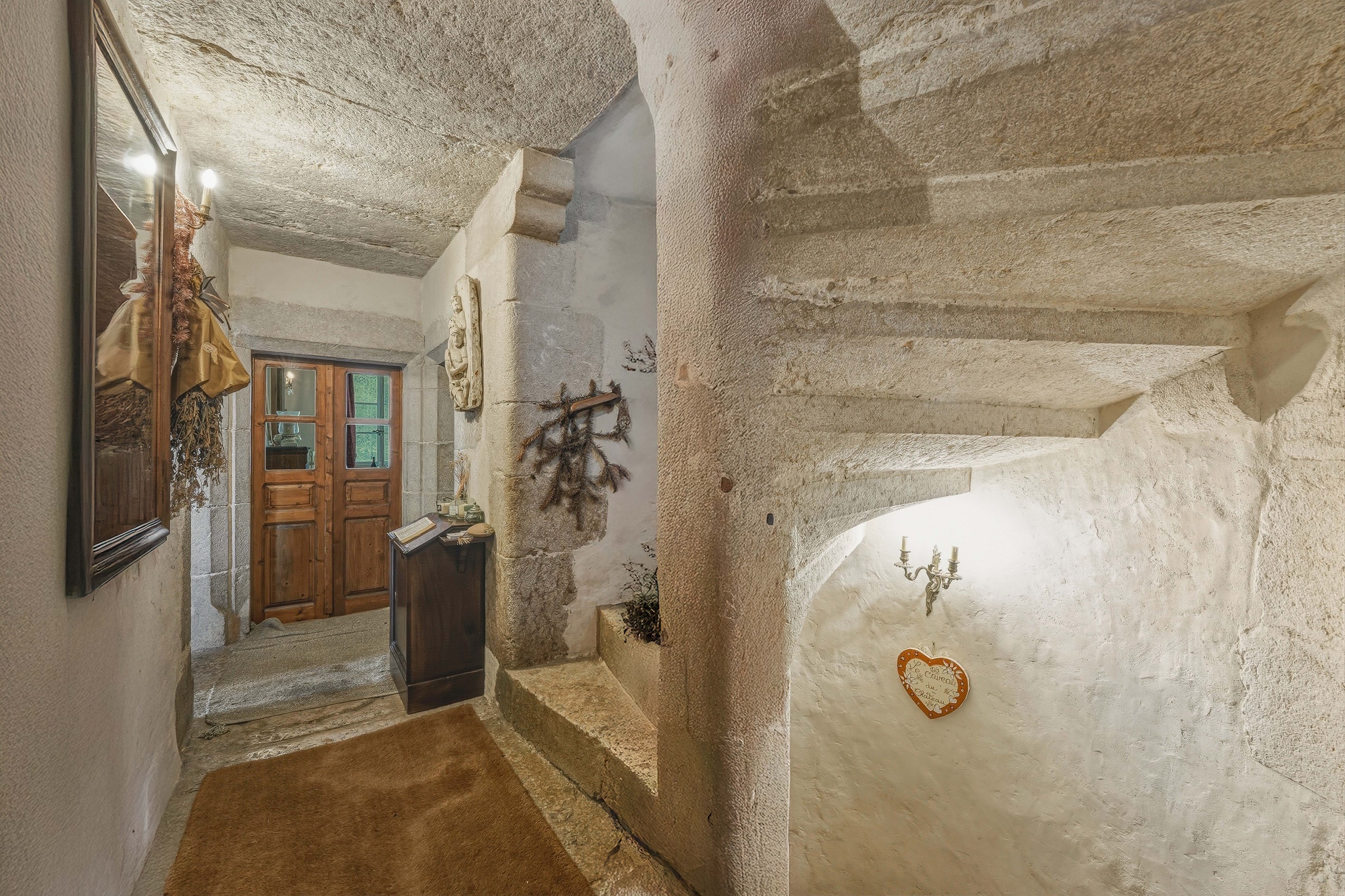  Château de Montanges – Historic 12th-Century Cistercian Priory - 物件實景