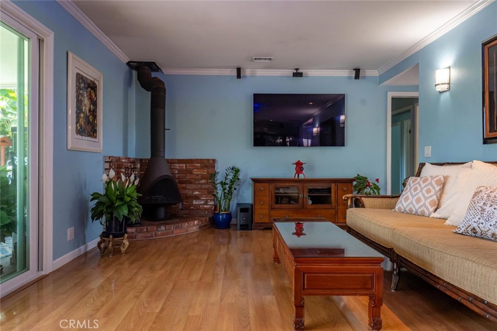 Huntington Beach, California, 92649, United States, 3 Bedrooms Bedrooms, ,2 BathroomsBathrooms,Residential,For Sale,2042860