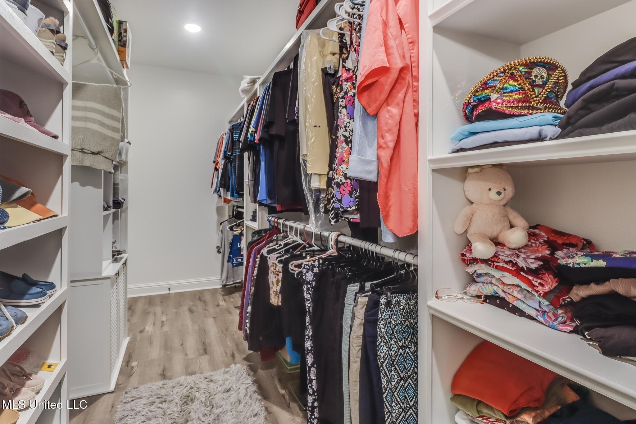 Gulfport, Mississippi, 39503, United States, 5 Bedrooms Bedrooms, ,3 BathroomsBathrooms,Residential,For Sale,2005321