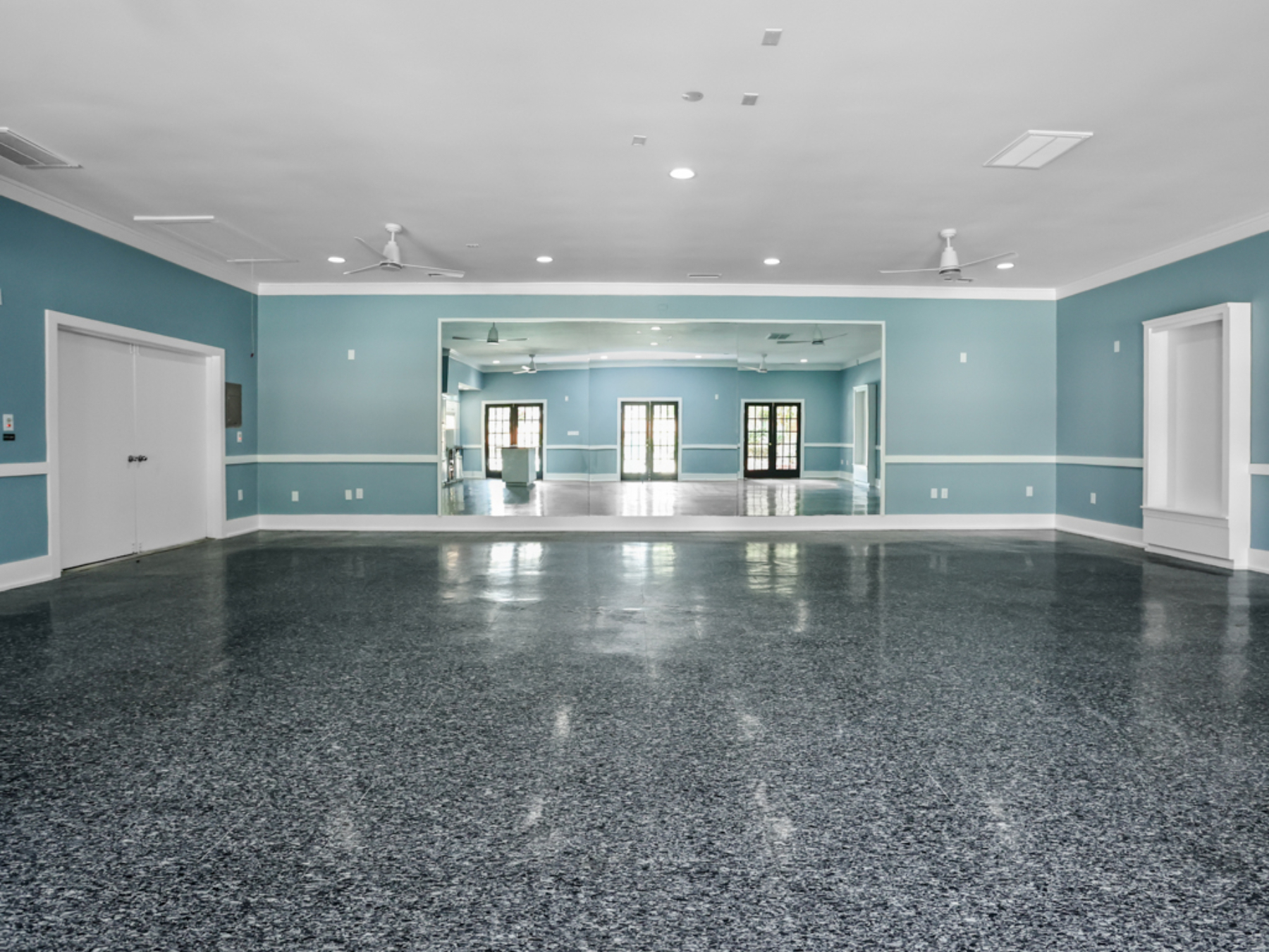  Grand Colonial Estate is Rare Find in the Heart of Midtown - 物件實景