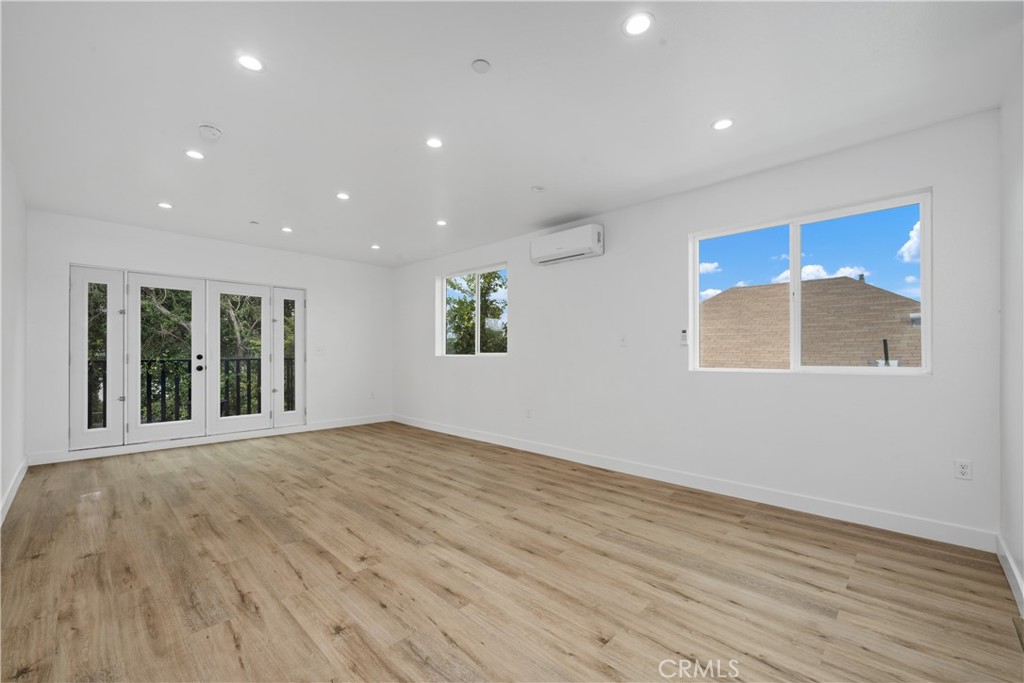 Los Angeles, California, 90011, United States, ,Residential,For Sale,1991089