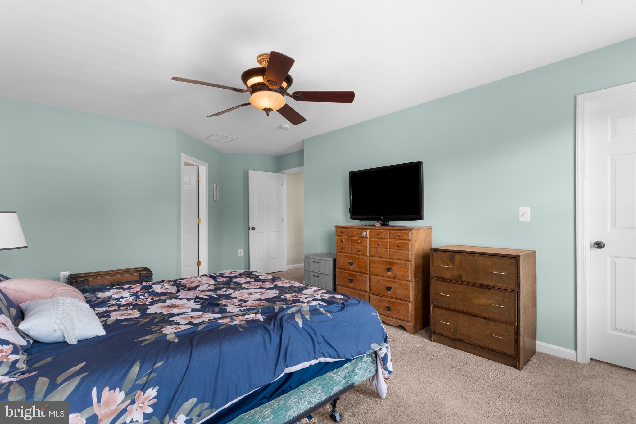 Culpeper, Virginia, 22701, United States, 4 Bedrooms Bedrooms, ,3 BathroomsBathrooms,Residential,For Sale,1864481