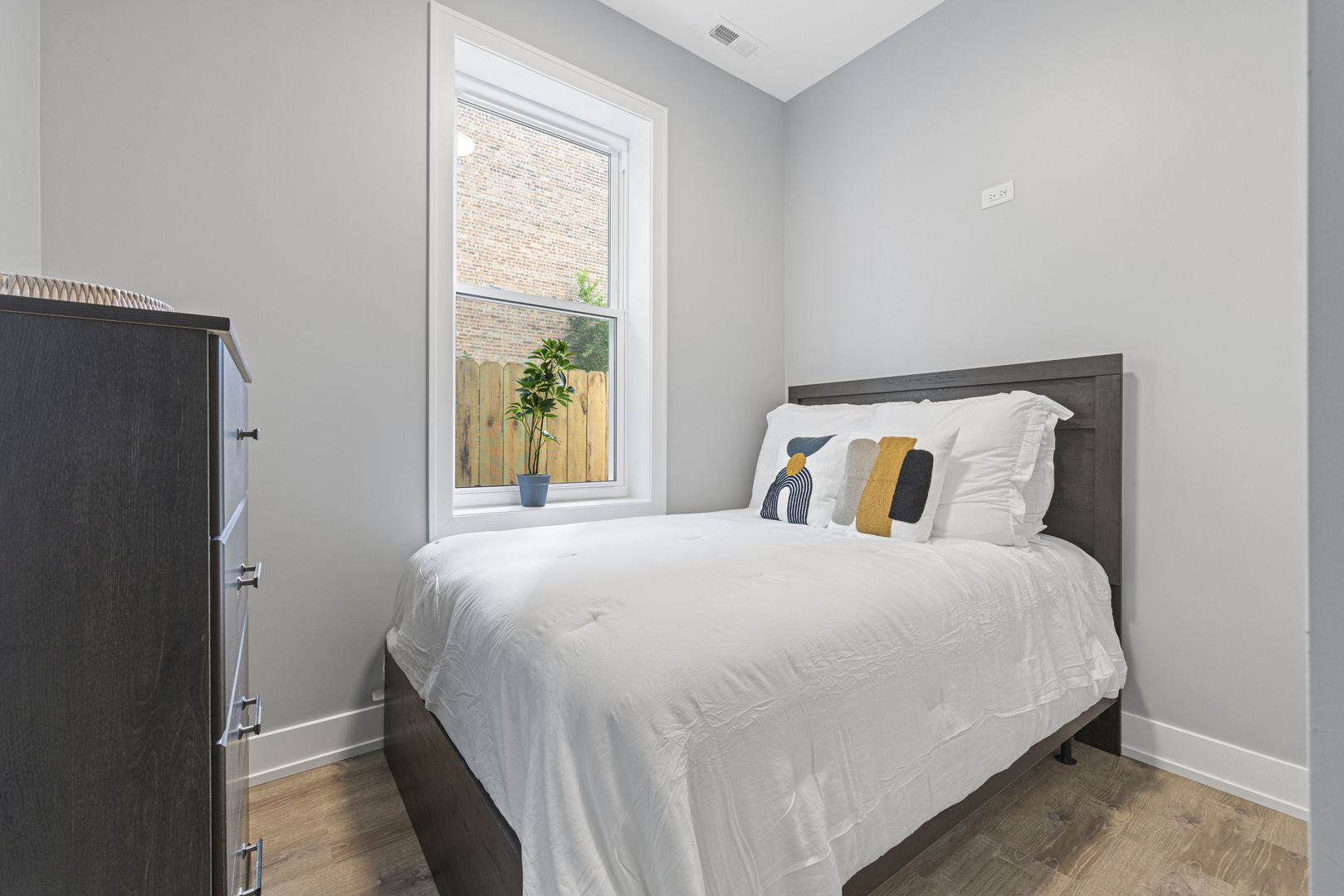 Chicago, Illinois, 60623, United States, 6 Bedrooms Bedrooms, ,Residential,For Sale,1958616