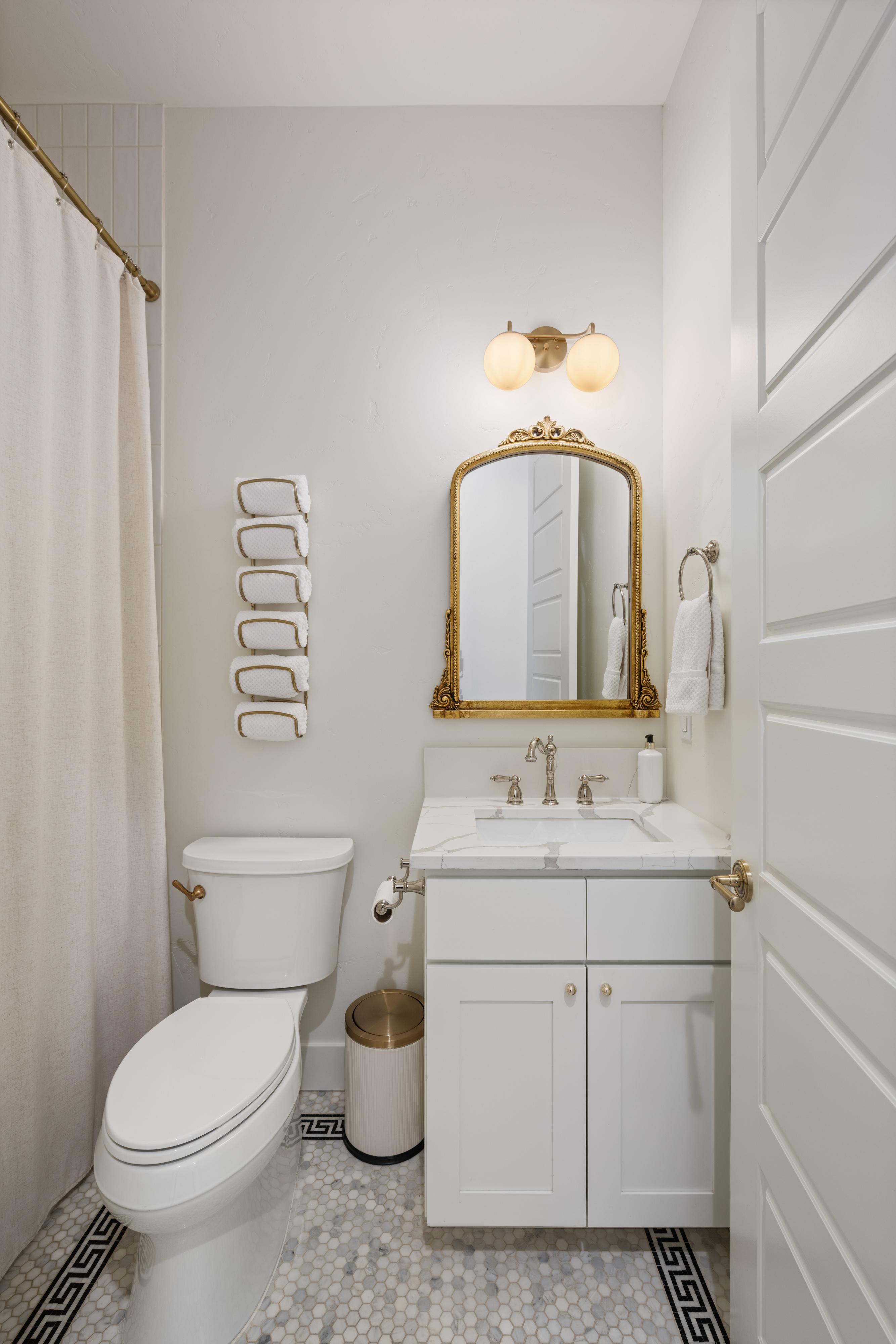  A Timeless Expression of French-Inspired Elegance - 物件實景