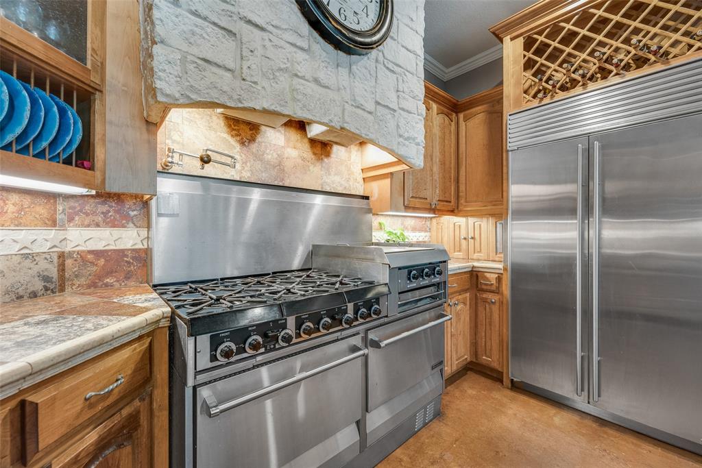 Azle, Texas, 76020, United States, 6 Bedrooms Bedrooms, ,4 BathroomsBathrooms,Residential,For Sale,2048000