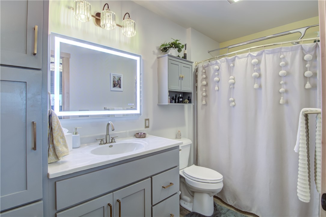 Cadott, Wisconsin, 54727, United States, 4 Bedrooms Bedrooms, ,2 BathroomsBathrooms,Residential,For Sale,1961468