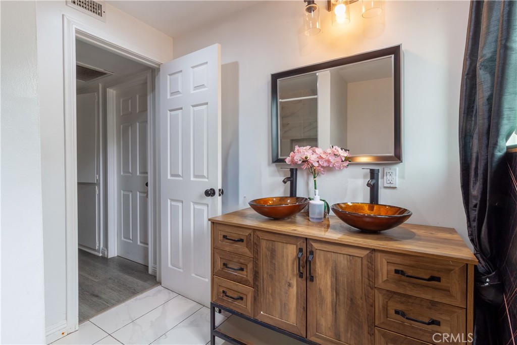 Winnetka, California, 91306, United States, 3 Bedrooms Bedrooms, ,2 BathroomsBathrooms,Residential,For Sale,1983505