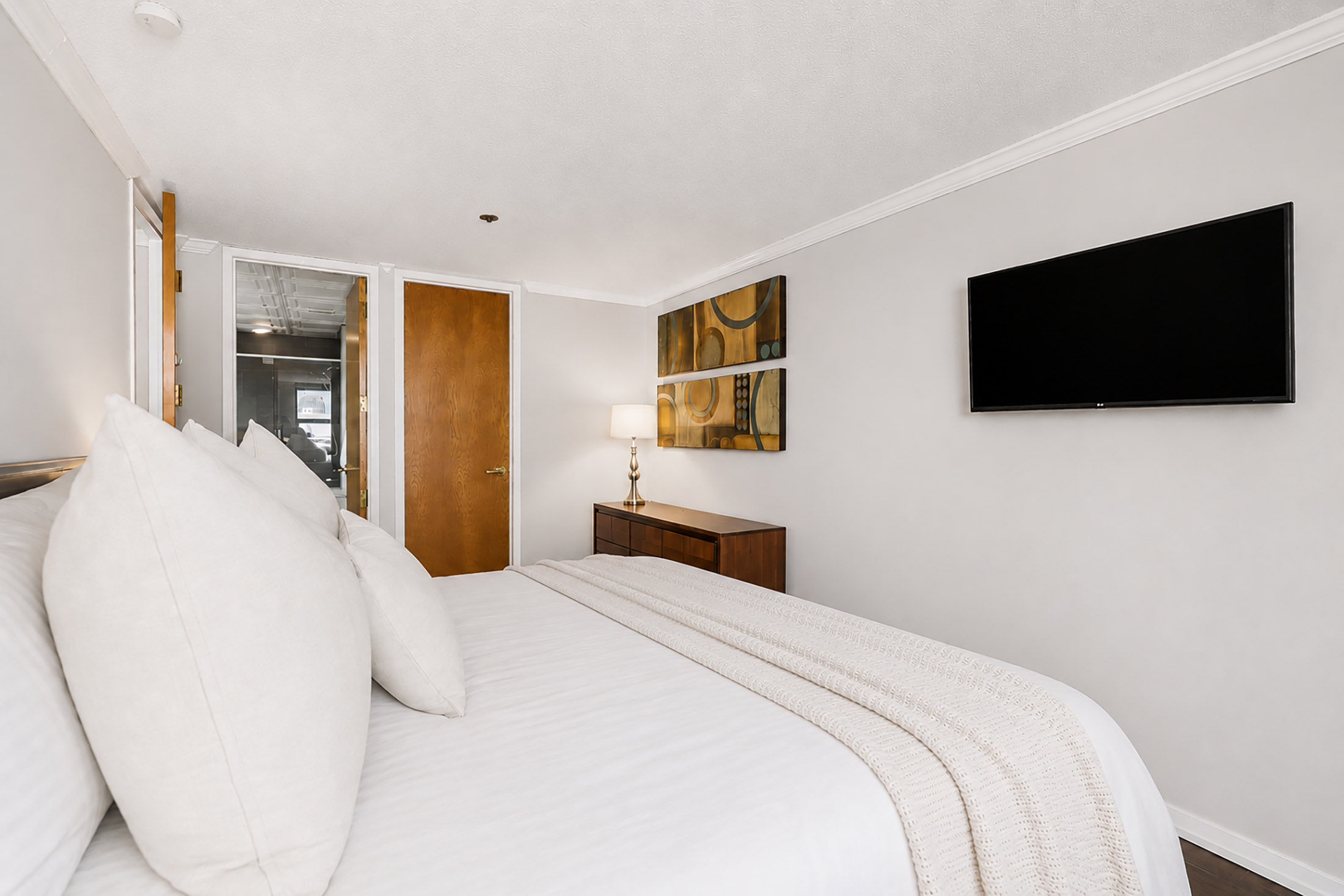  Top Floor Living, Sweeping City Views and Midtown at Your Doorstep - 物件實景