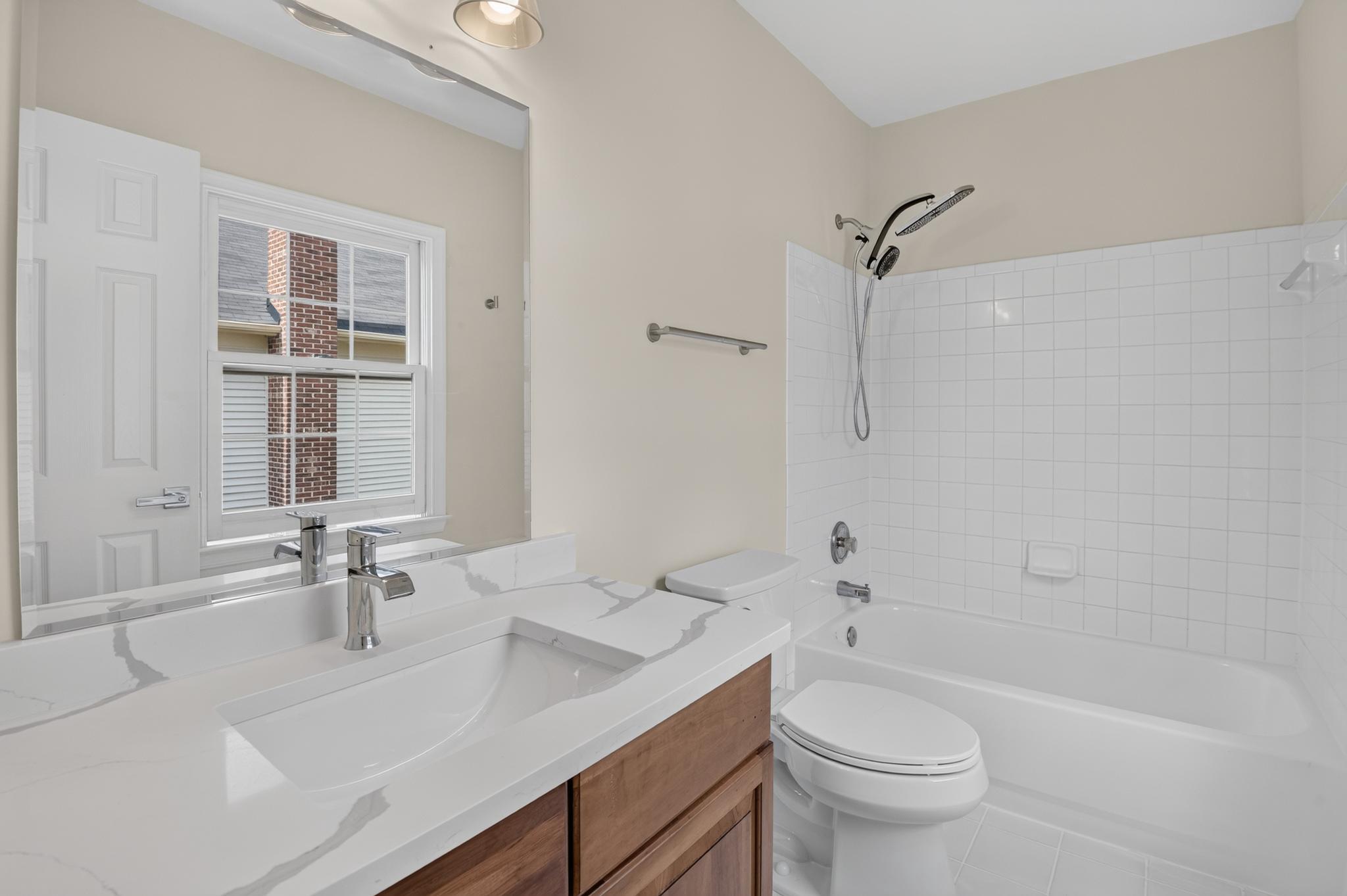  13621 Pine View Lane, Rockville, MD 20850 - 物件實景