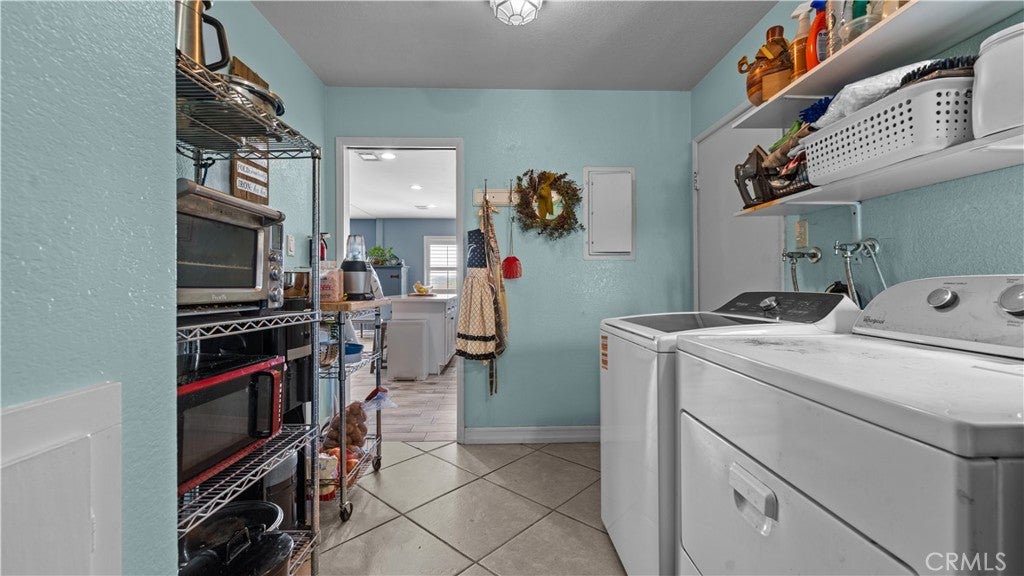 Jurupa Valley, California, 92509, United States, 4 Bedrooms Bedrooms, ,3 BathroomsBathrooms,Residential,For Sale,2012120