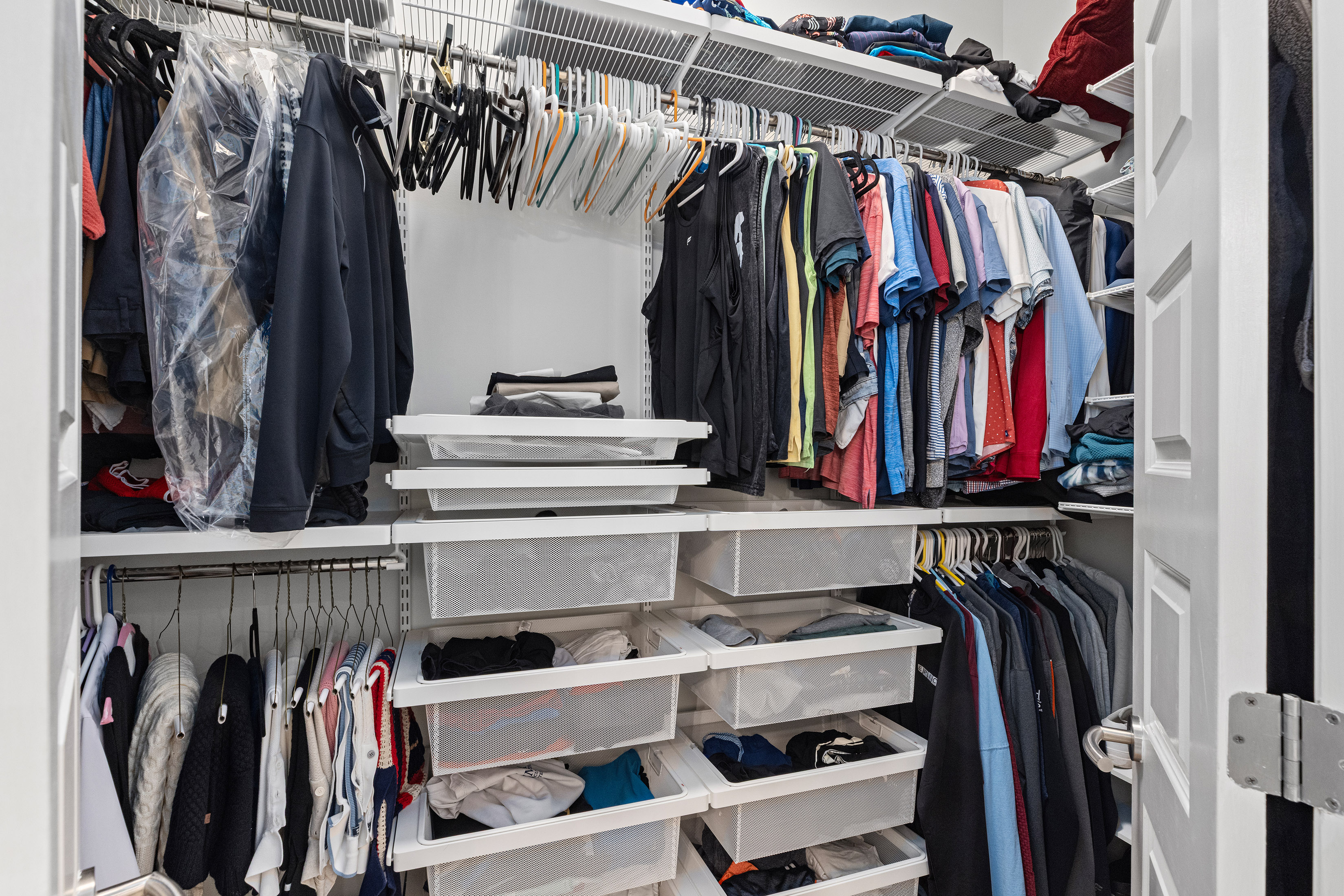  Exceptional Condo Offer Offers an Array of Amenities in a Prime Location - 物件實景