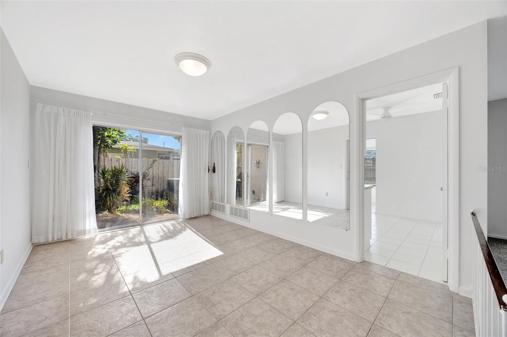 Largo, Florida, 33774, United States, 3 Bedrooms Bedrooms, ,2 BathroomsBathrooms,Residential,For Sale,1776970