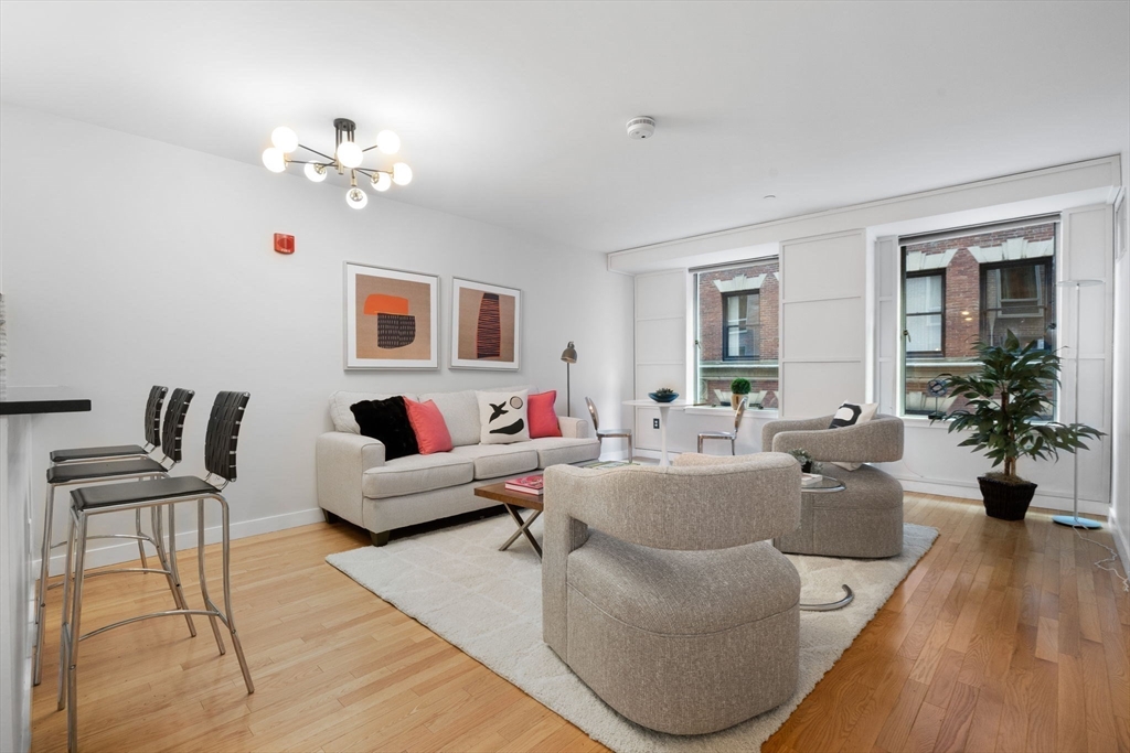 Boston, Massachusetts, 02110, United States, 1 Bedroom Bedrooms, ,1 BathroomBathrooms,Residential,For Sale,1994249