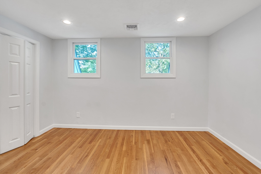 North Attleboro, Massachusetts, 02760, United States, 3 Bedrooms Bedrooms, ,Residential,For Sale,1872136