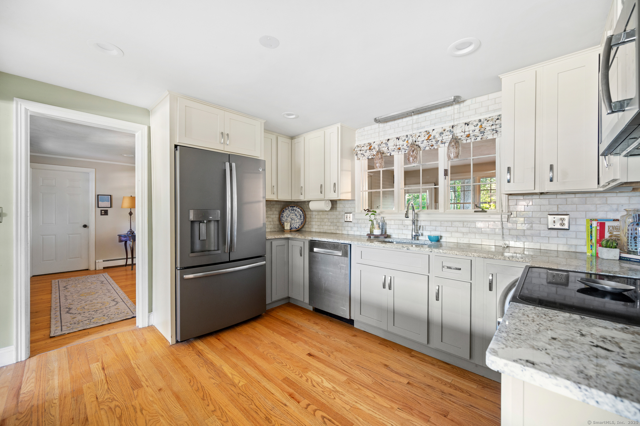 Manchester, Connecticut, 06040, United States, 4 Bedrooms Bedrooms, ,4 BathroomsBathrooms,Residential,For Sale,1988366