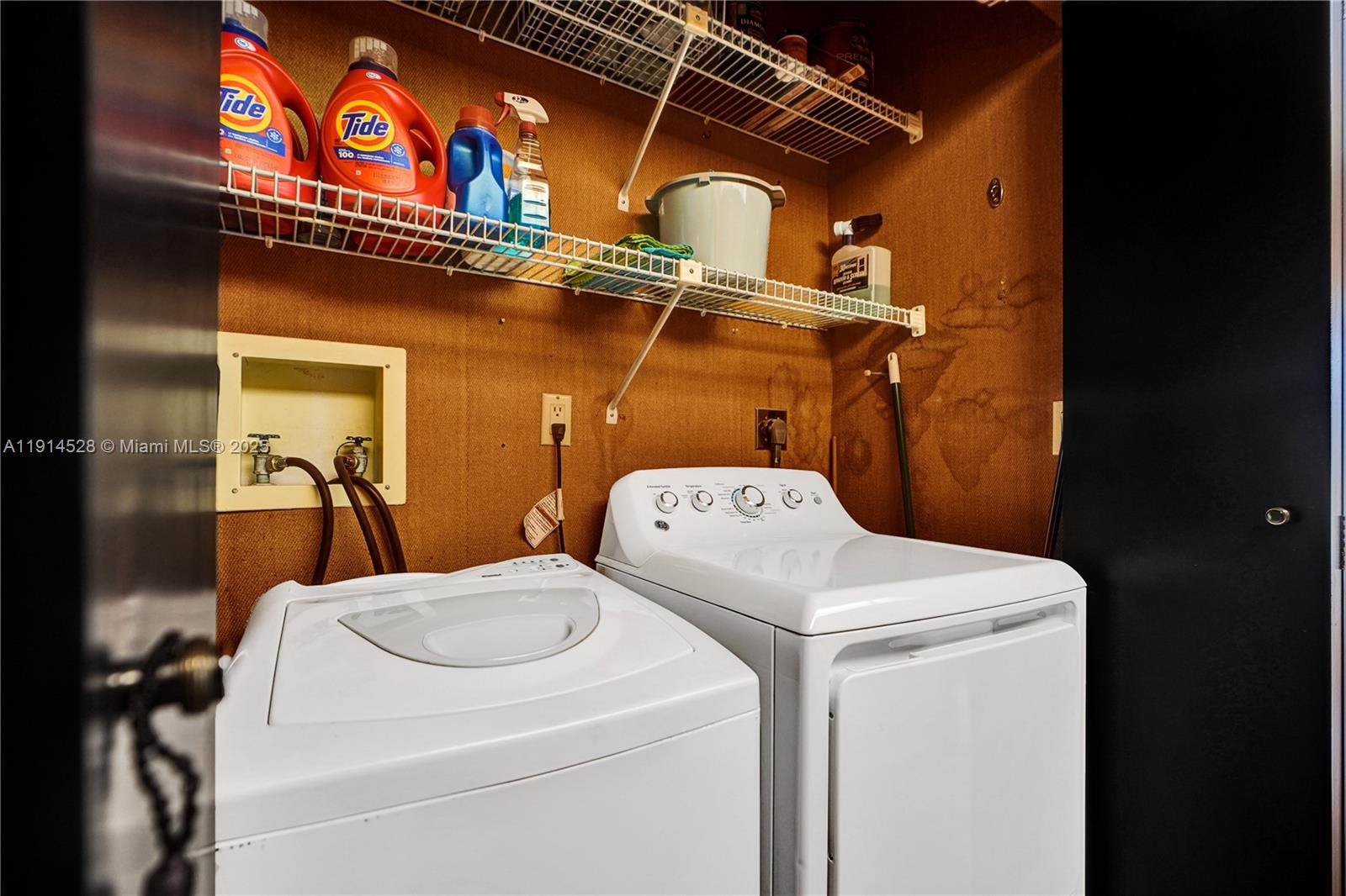 Aventura, Florida, 33180, United States, 2 Bedrooms Bedrooms, ,2 BathroomsBathrooms,Residential,For Sale,1994383