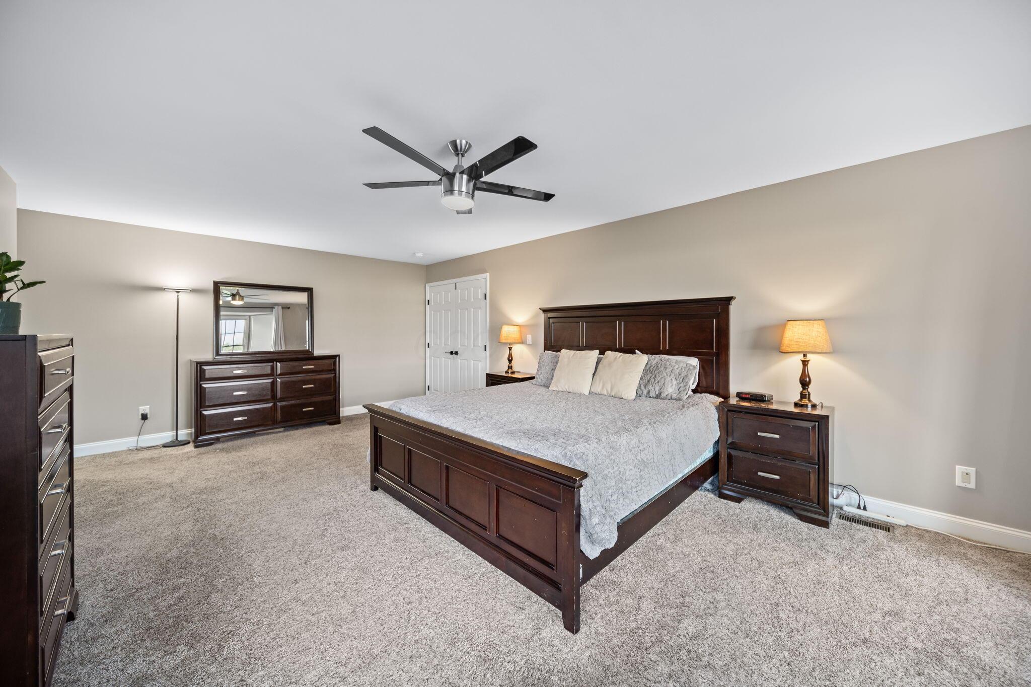 New Albany, Ohio, 43054, United States, 4 Bedrooms Bedrooms, ,3 BathroomsBathrooms,Residential,For Sale,1988234