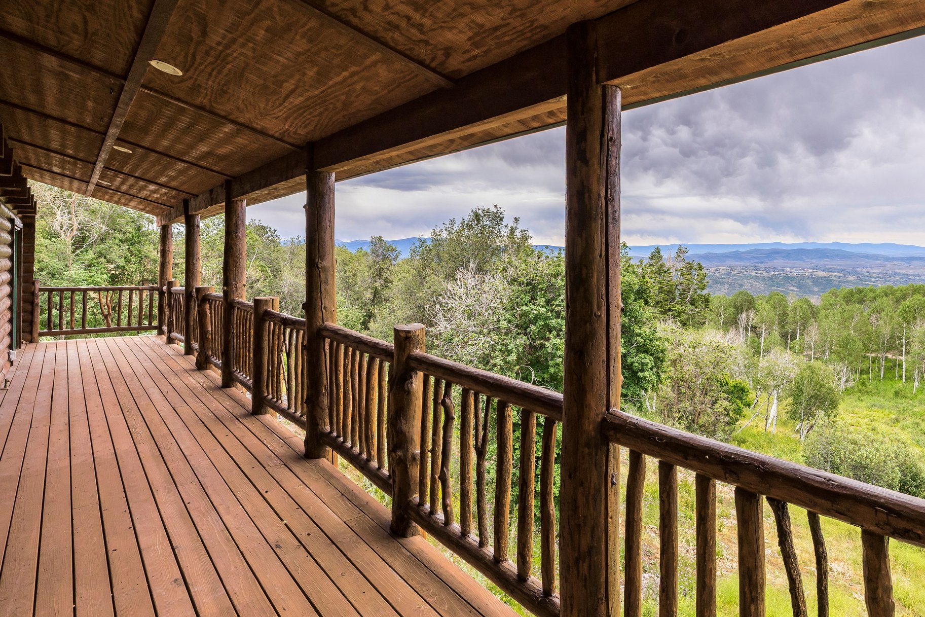  Large Cabin on 1.1 Acres with Scenic Mountain Views - 物件實景