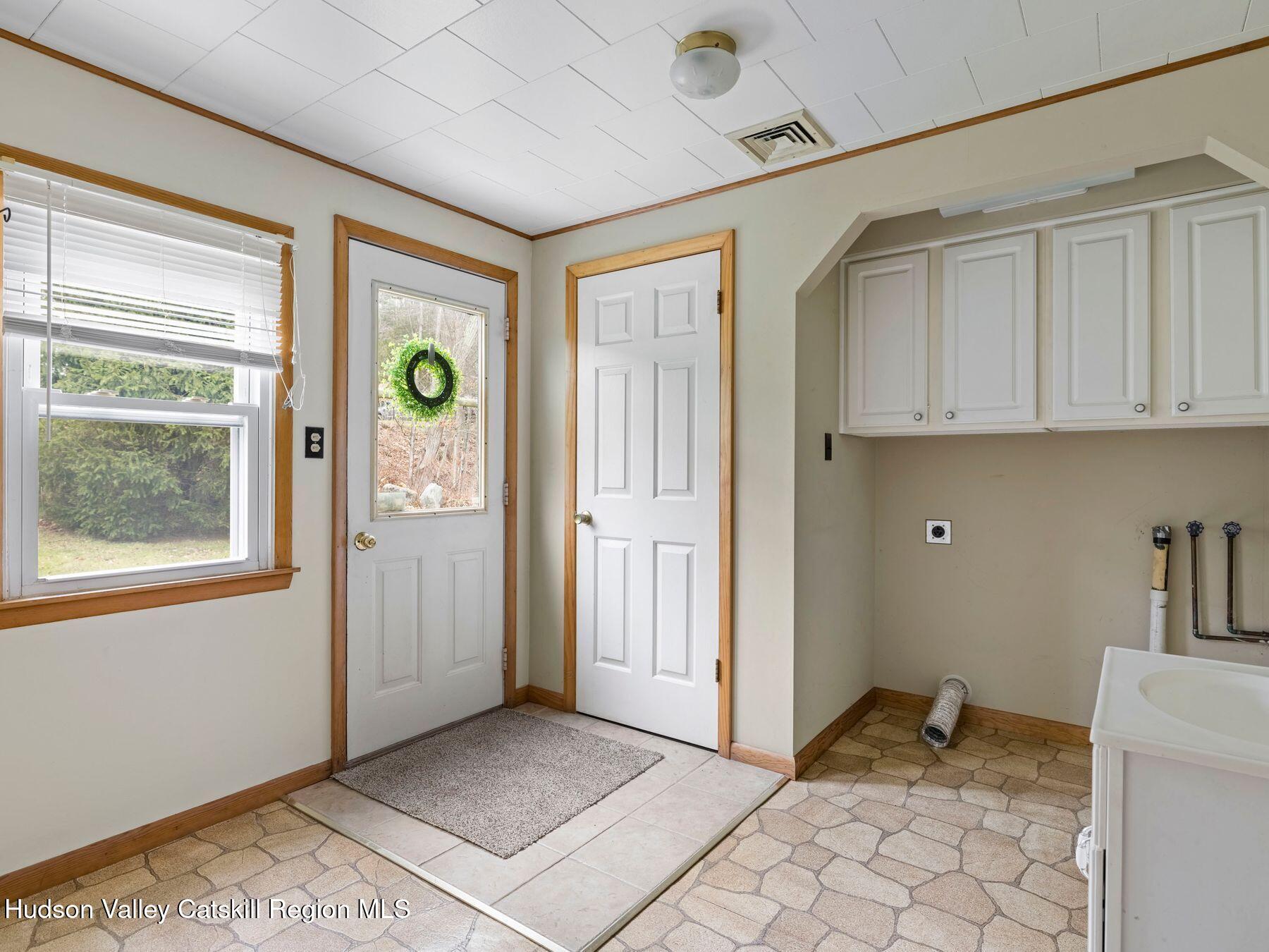 Prattsville, New York, 12468, United States, 3 Bedrooms Bedrooms, ,2 BathroomsBathrooms,Residential,For Sale,1995879