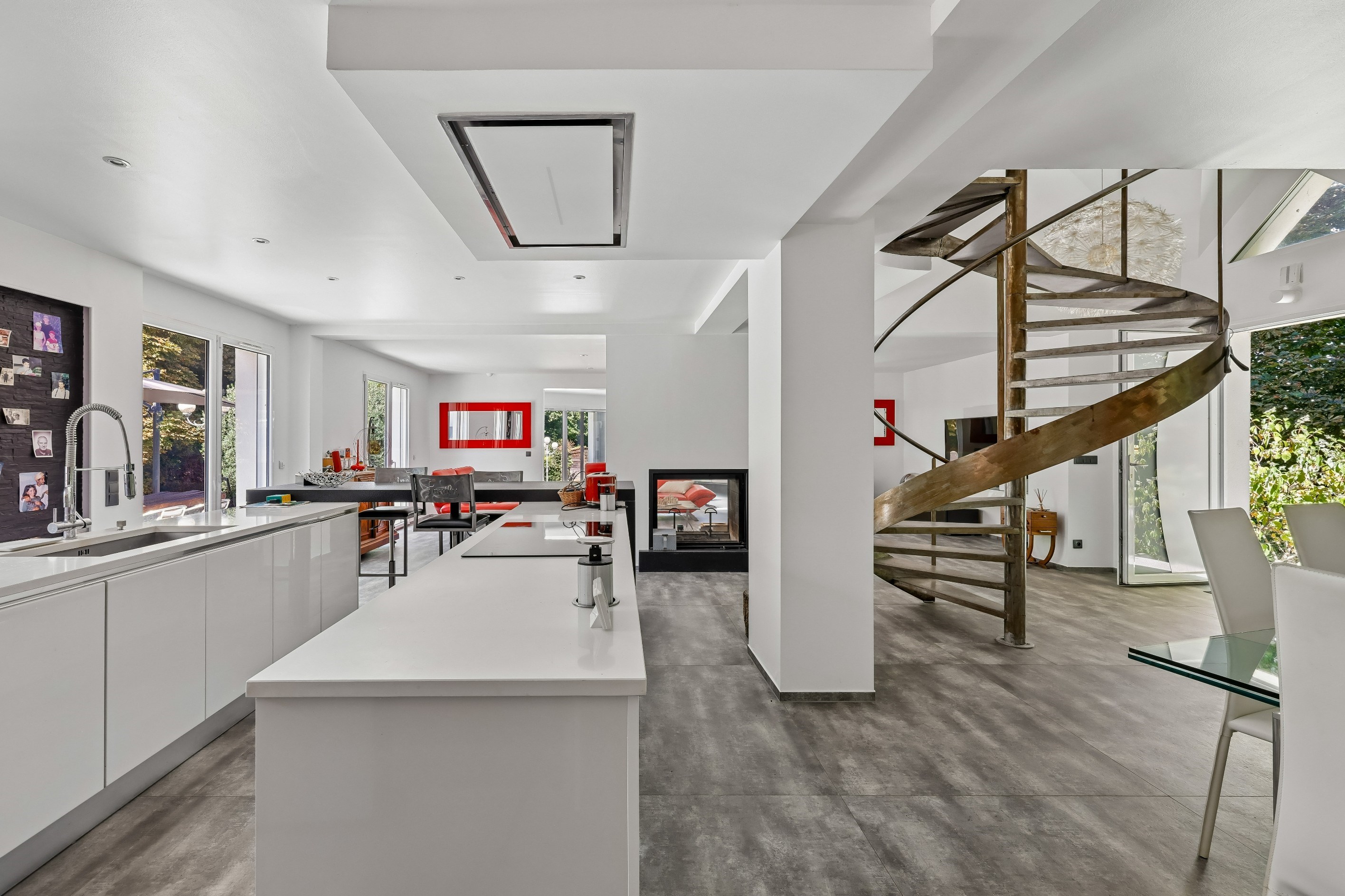 LE PERREUX-SUR-MARNE - WATERFRONT CONTEMPORARY ESTATE ON THE BANKS OF THE MARNE… - 物件實景