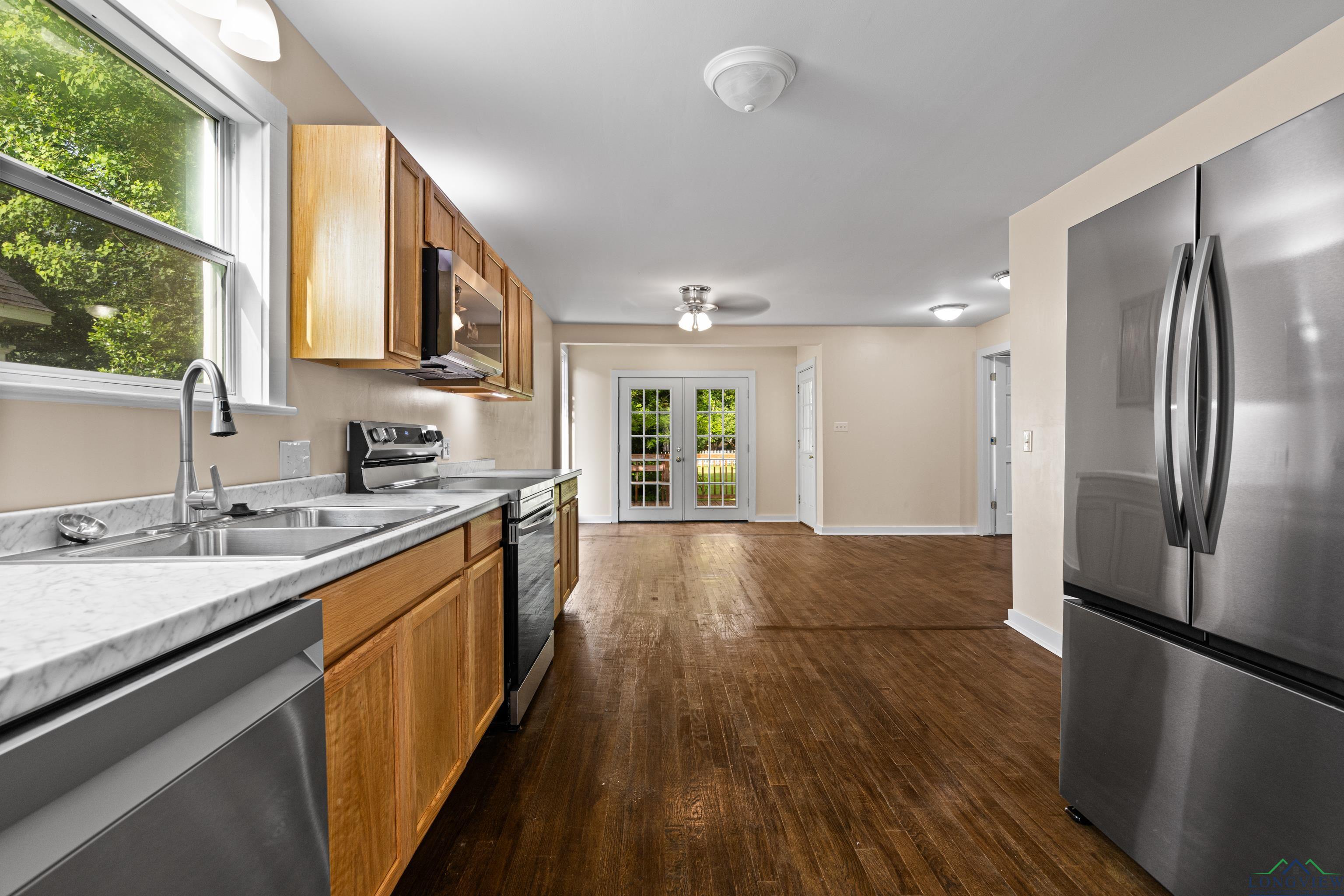 Jefferson, Texas, 75657, United States, 4 Bedrooms Bedrooms, ,5 BathroomsBathrooms,Residential,For Sale,1868474