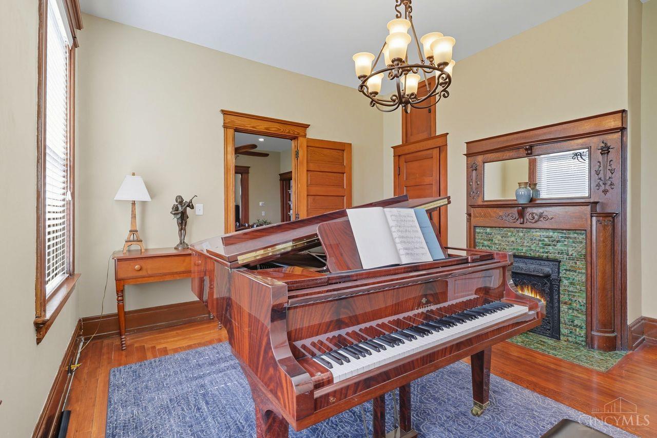 Norwood, Ohio, 45212, United States, 5 Bedrooms Bedrooms, ,5 BathroomsBathrooms,Residential,For Sale,1948609