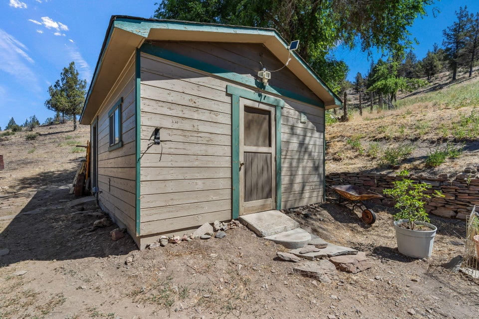 Prineville, Oregon, 97754, United States, 3 Bedrooms Bedrooms, ,3 BathroomsBathrooms,Residential,For Sale,1850319