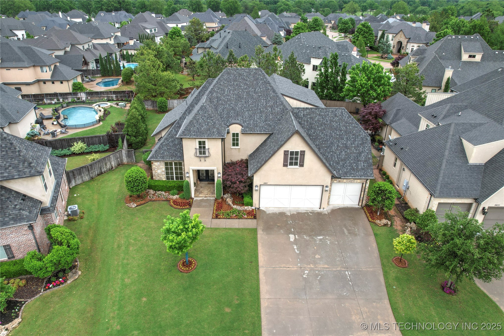 Broken Arrow, Oklahoma, 74011, United States, 5 Bedrooms Bedrooms, ,5 BathroomsBathrooms,Residential,For Sale,1793326