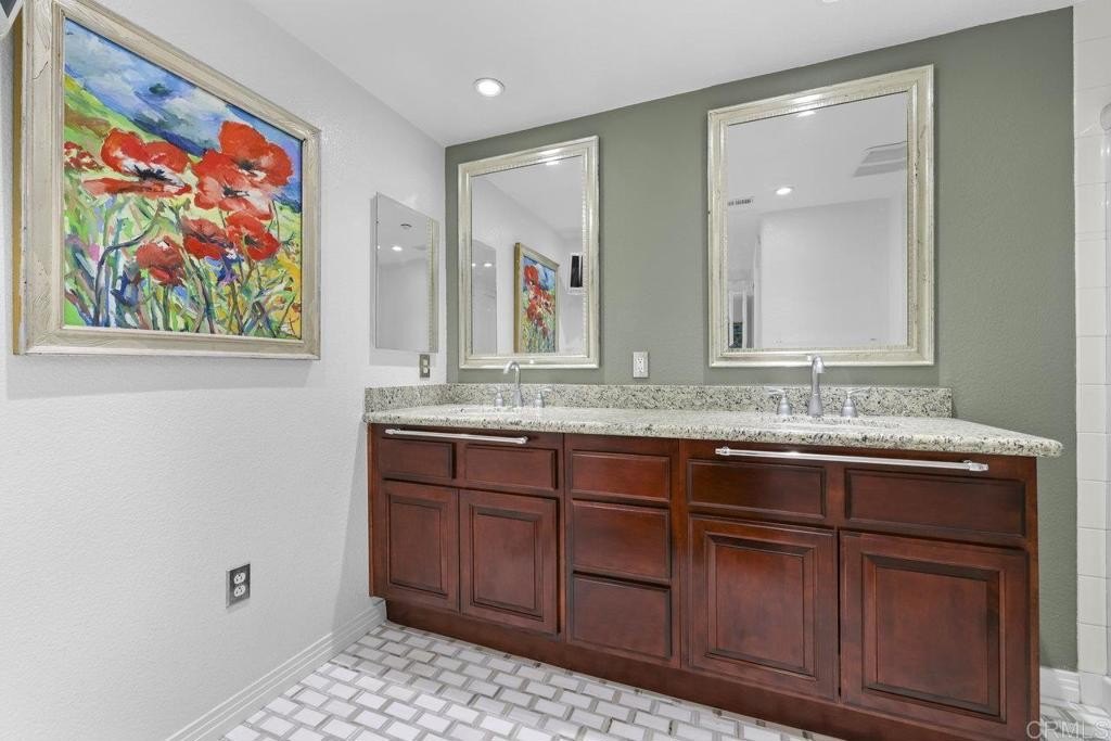 San Diego, California, 92101, United States, 2 Bedrooms Bedrooms, ,3 BathroomsBathrooms,Residential,For Sale,1856536