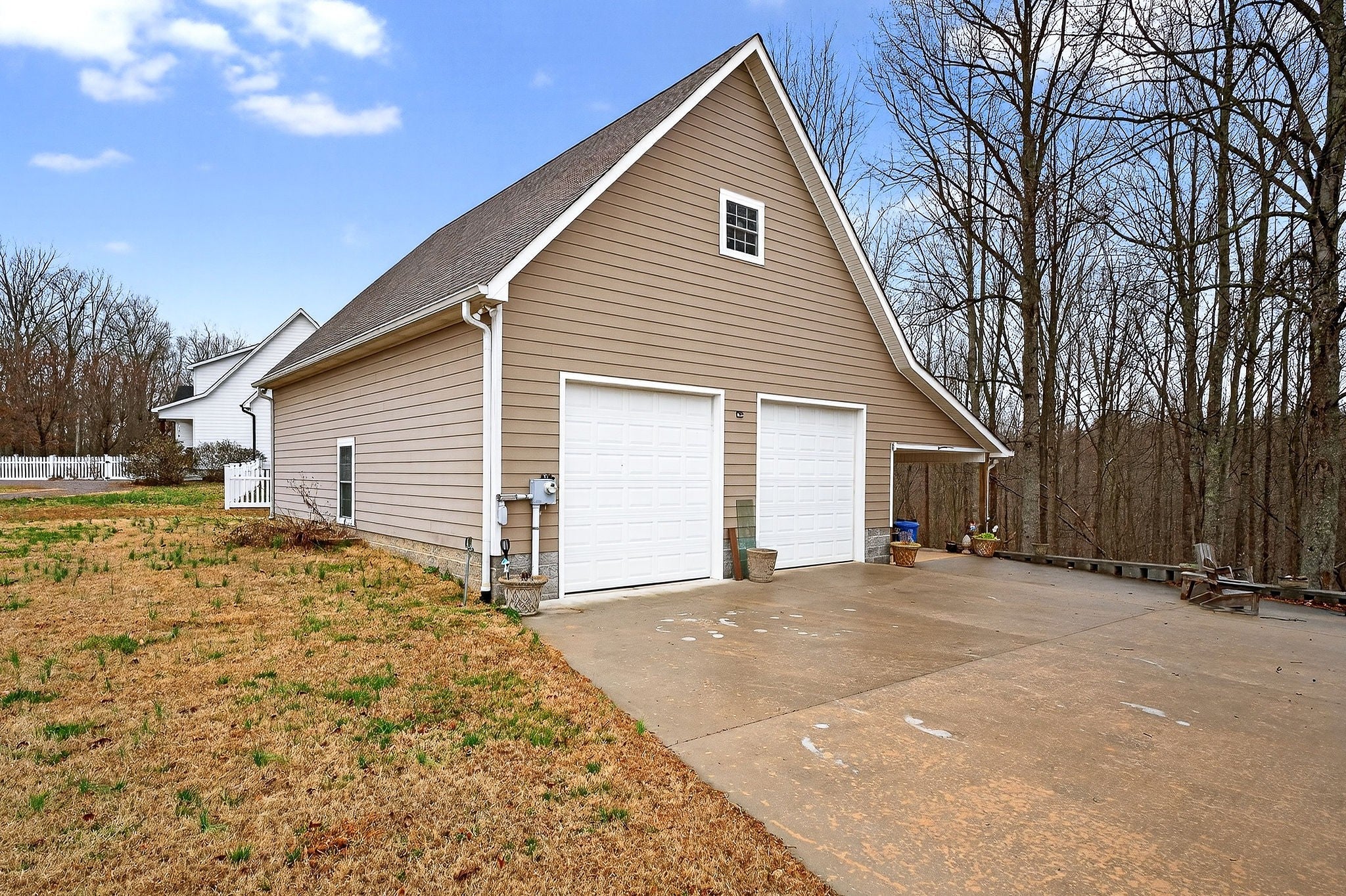 Smithville, Tennessee, 37166, United States, 4 Bedrooms Bedrooms, ,3 BathroomsBathrooms,Residential,For Sale,2008233