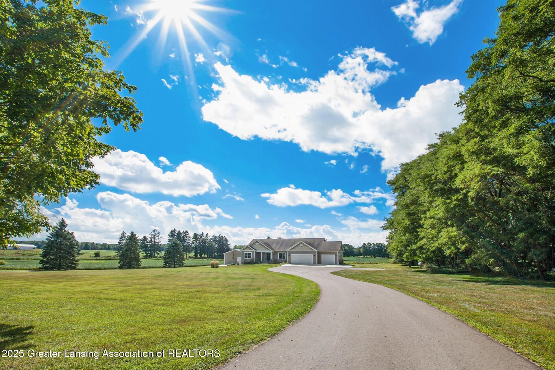 Eaton Rapids, Michigan, 48827, United States, 5 Bedrooms Bedrooms, ,3 BathroomsBathrooms,Residential,For Sale,1934713