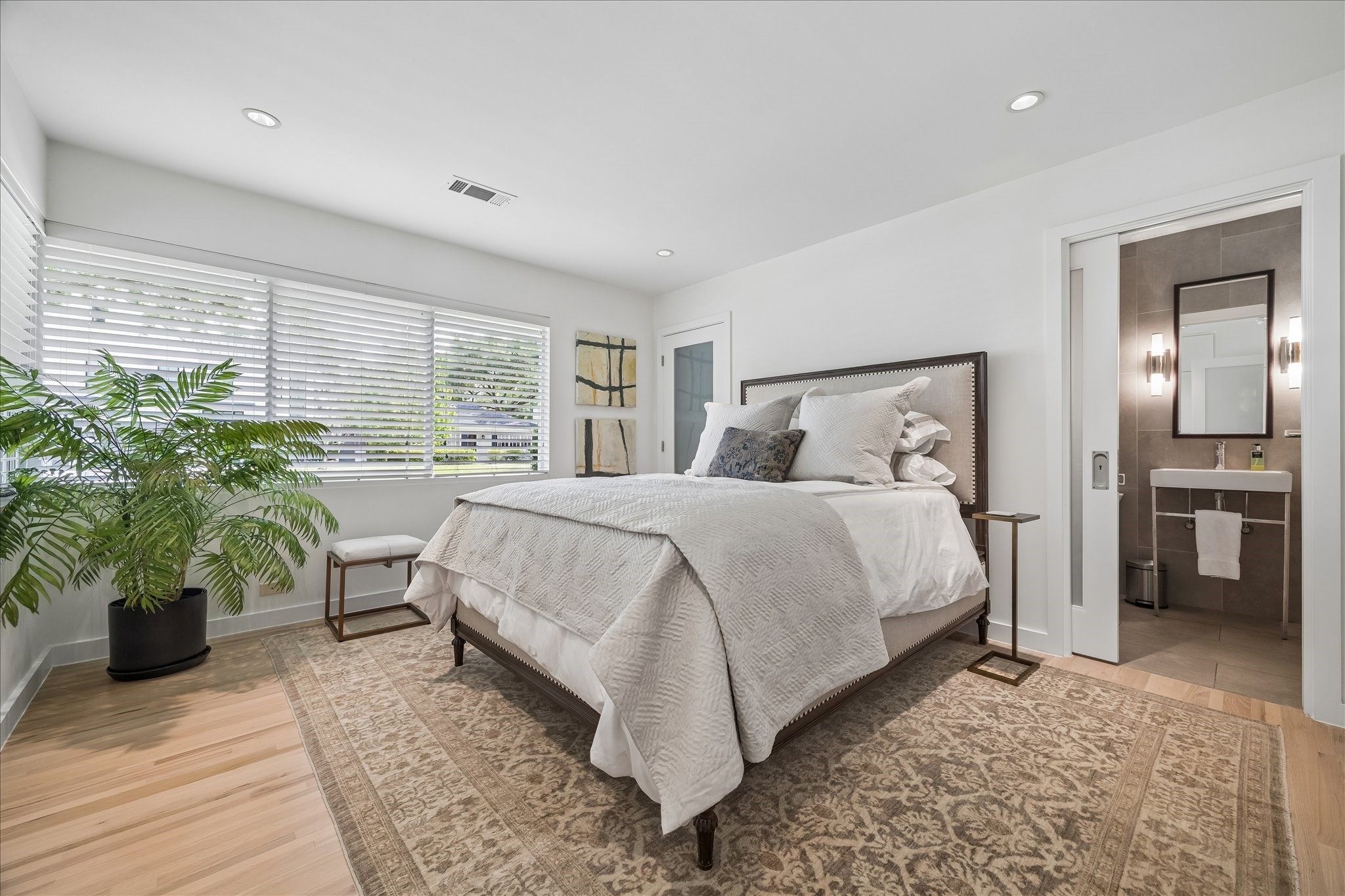  4114 Whitman Street - 物件實景