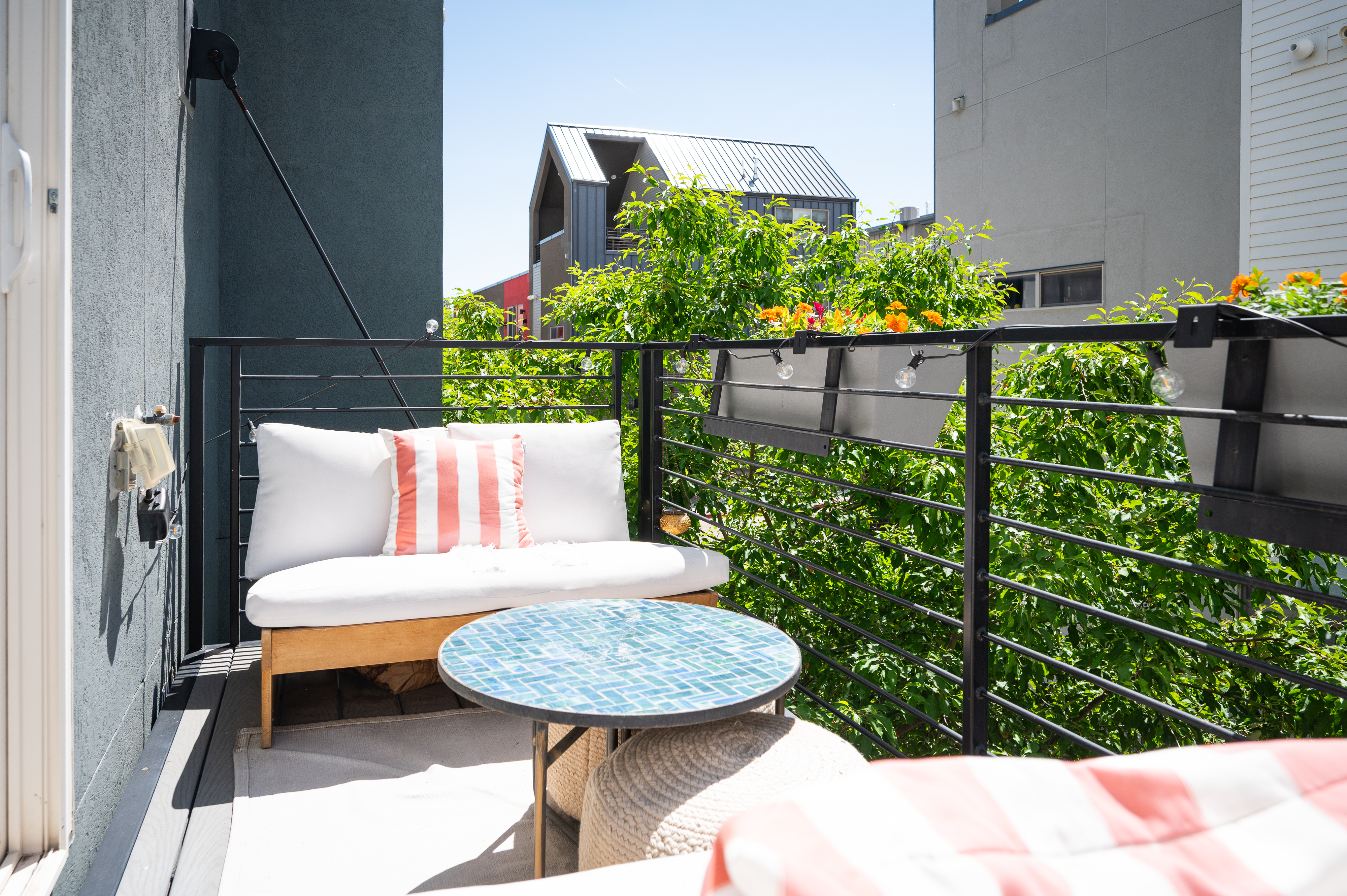  Modern Townhome In Contemporary Enclave - 物件實景