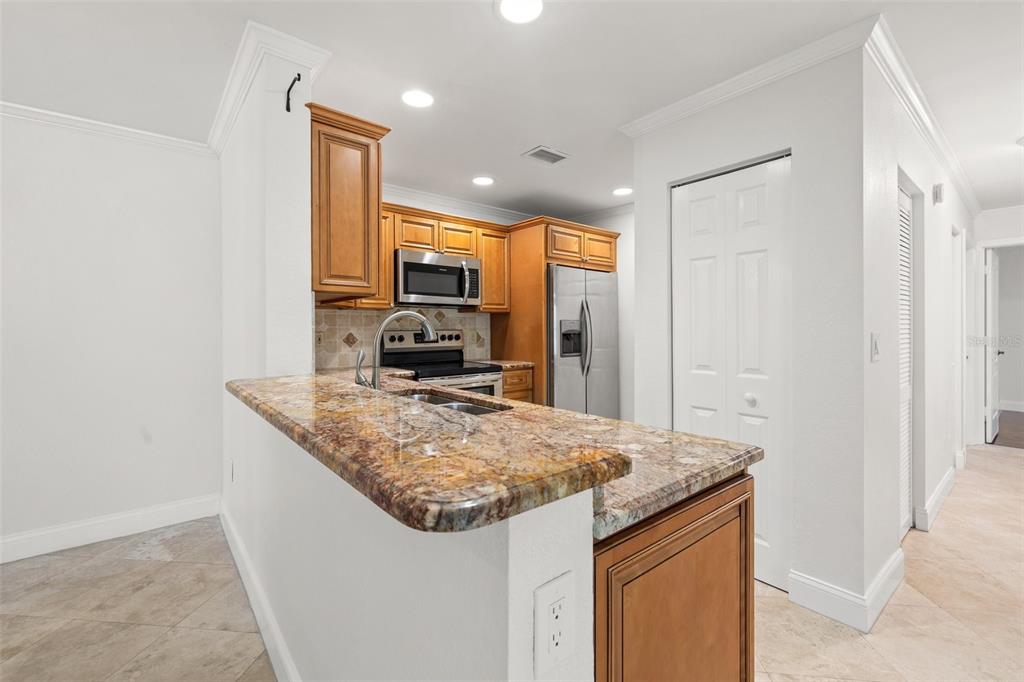 Tampa, Florida, 33602, United States, 3 Bedrooms Bedrooms, ,2 BathroomsBathrooms,Residential,For Sale,1885753