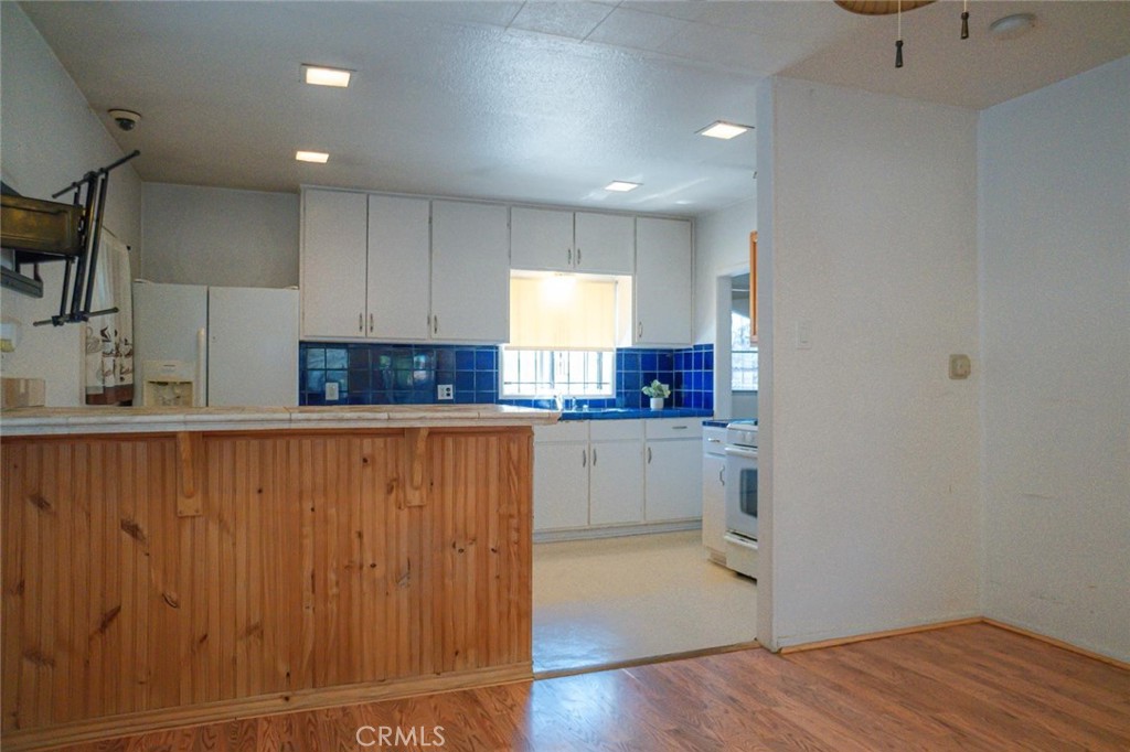 Los Angeles, California, 90043, United States, 2 Bedrooms Bedrooms, ,1 BathroomBathrooms,Residential,For Sale,1905561
