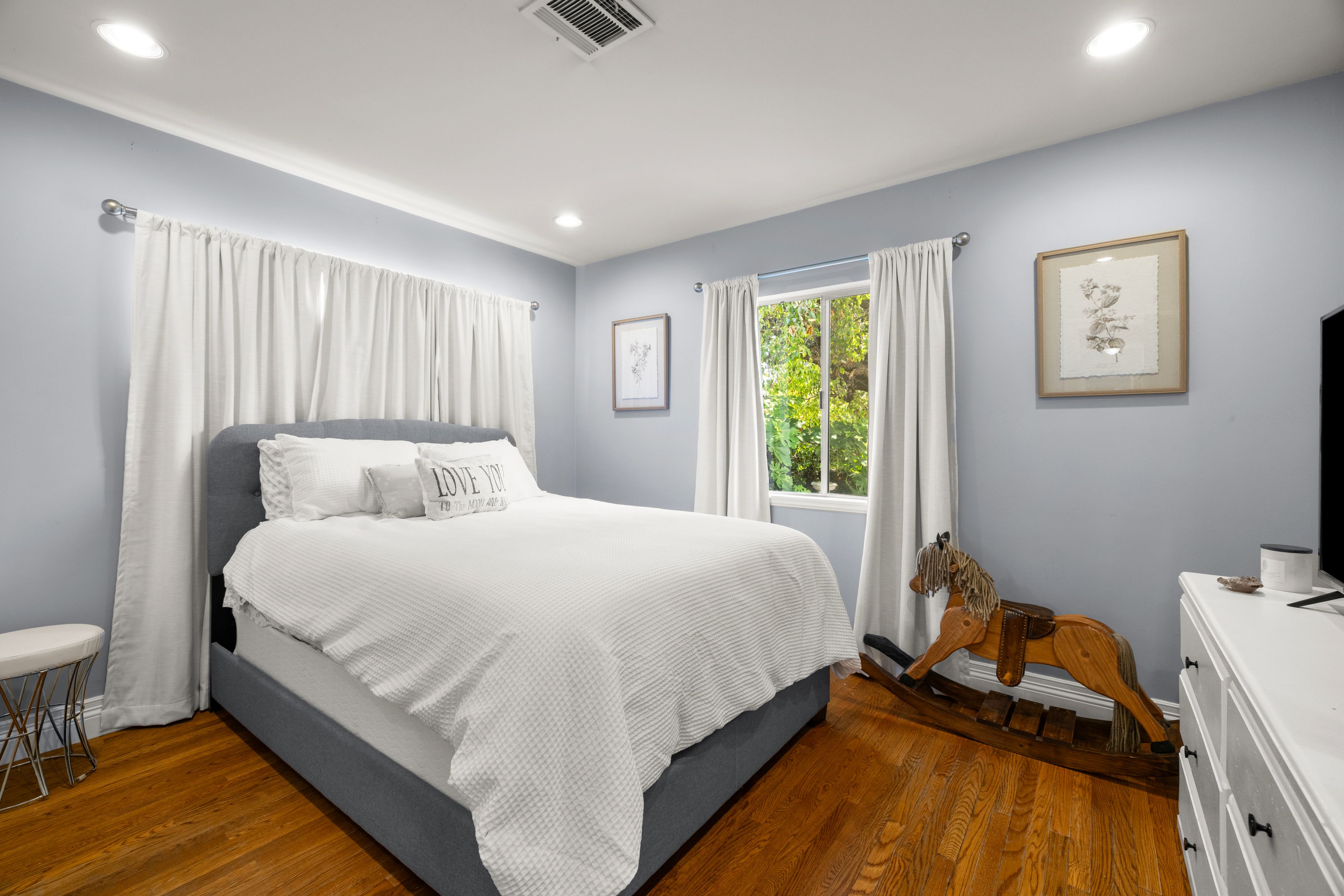  17630 Kittridge Street - 物件實景