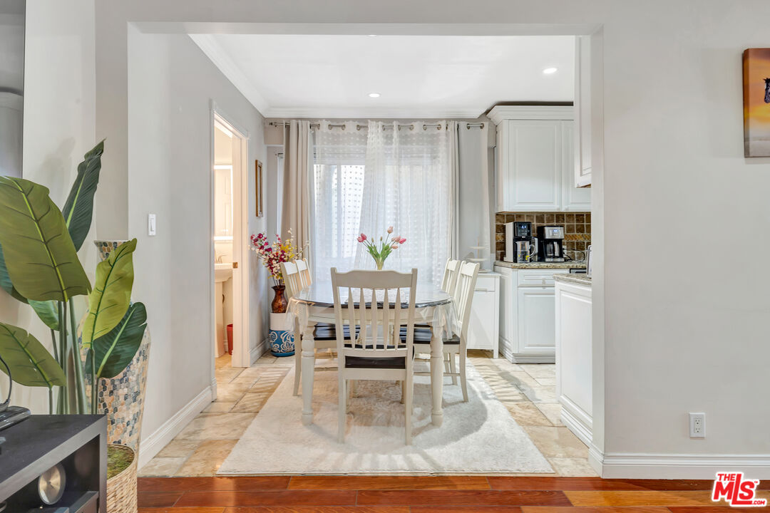 Encino, California, 91436, United States, 2 Bedrooms Bedrooms, ,2 BathroomsBathrooms,Residential,For Sale,1901269