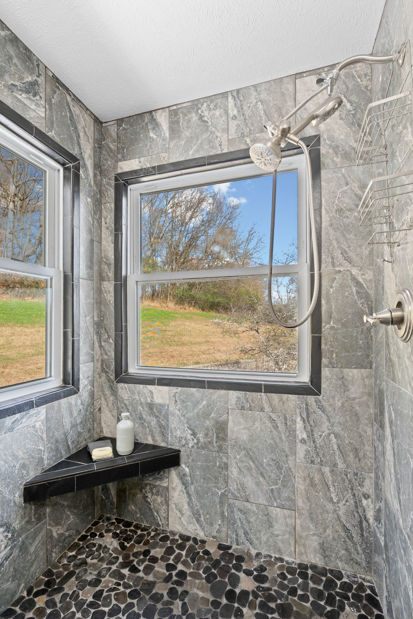 Lewisburg, Tennessee, 37091, United States, 4 Bedrooms Bedrooms, ,3 BathroomsBathrooms,Residential,For Sale,1999662