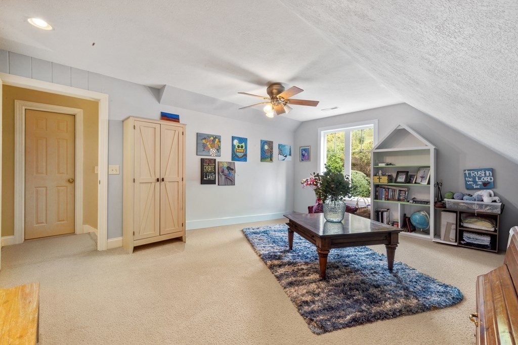 Hayesville, North Carolina, 28904, United States, 3 Bedrooms Bedrooms, ,4 BathroomsBathrooms,Residential,For Sale,1974136