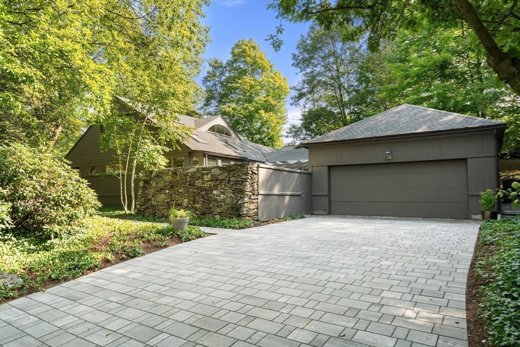 Brookline, Massachusetts, 02467, United States, 3 Bedrooms Bedrooms, ,3 BathroomsBathrooms,Residential,For Sale,1941652